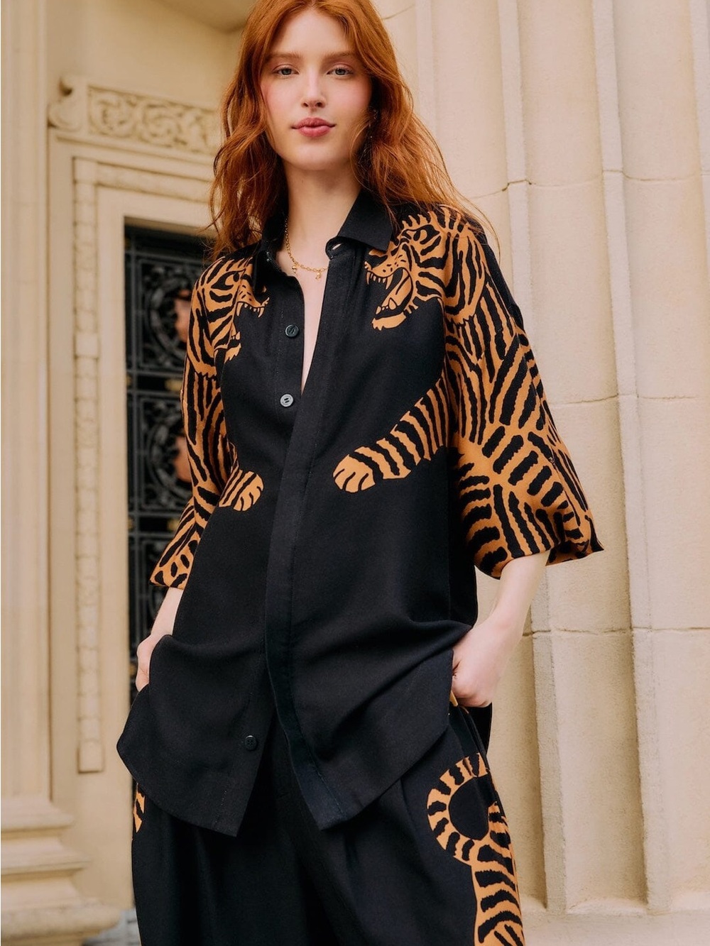 FARM Rio Black Tiger Long Sleeve Button-Up Shirt size medium NWOT - Picture 3 of 8